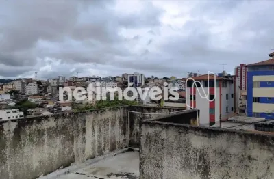 Casa com 7 quartos à venda na Rua Bélgica, Glória, Contagem