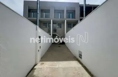 Casa geminada 2 quartos com suítes e quintal 80m²; Santa Branca