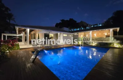 Casa de alto padrão e arquitetura contemporânea localizada no melhor condomínio de Lagoa Santa.