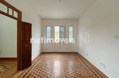 Excelente Casa Comercial à Venda | Localização Estratégica – Carlos Prates