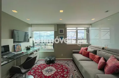 Apartamento com excelente vista de BH em ótima localização no Sion!