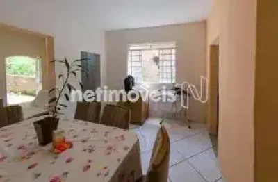 Oportunidade! Casa com duas moradias em lote amplo de 390m²;