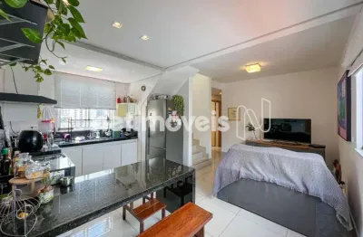 Cobertura à venda no Prado com 2 vagas paralelas, elevador e terraço com vista definitiva