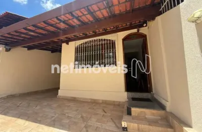 Casa com 3 quartos à venda na Rua Castelo de Lisboa, Castelo, Belo Horizonte