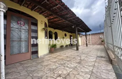 Casa com 3 quartos à venda na Rua Turmalina, Carajás, Contagem