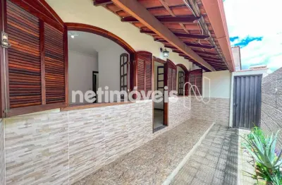 Casa com 2 quartos para alugar na Rua São Sebastião do Maranhão, Jardim Leblon, Belo Horizonte