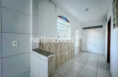 Casa para Alugar no Palmares &ndash; 2 Quartos com Varanda | BH