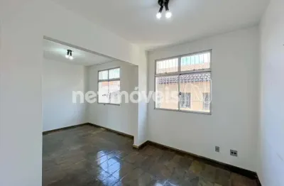 Apartamento com 3 quartos para alugar na Rua Divinópolis, Santa Tereza, Belo Horizonte