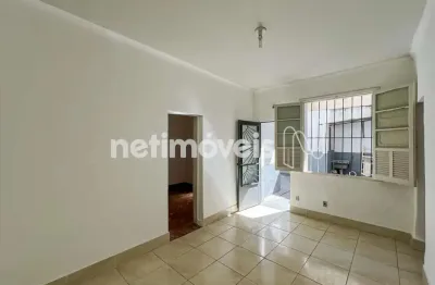 Casa com 2 quartos para alugar na Santa Efigênia, Belo Horizonte 