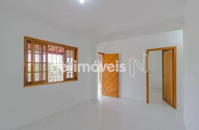 Casa com 3 quartos para alugar na Rua Canário, Goiânia, Belo Horizonte