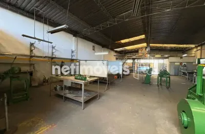 Galpão para locação com 366m²; no bairro santa efigênia