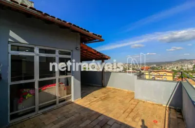 Excelente cobertura, clara, arejada, com vista e privacidade definitiva, ótima localização