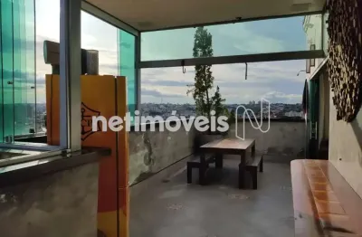 Cobertura maravilhosa com acabamentos diferenciados e fácil acesso