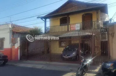 Casa para fins comerciais em excelente localização no floresta