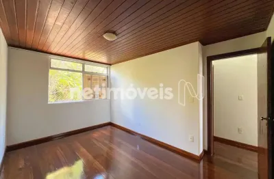 Apartamento para locação com excelente localização, totalmente reformado.