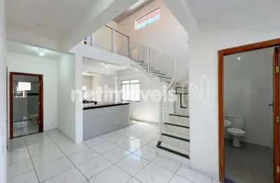 Casa com 5 quartos para alugar na Rua Turmalina, Carajás, Contagem