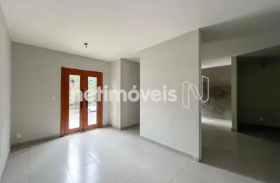 Casa comercial para locação no carmo &ndash; localização privilegiada!
