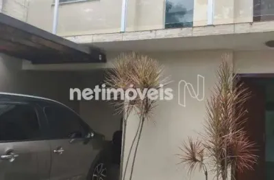 Excelente casa para locação no copacabana a 300 metros da lagoa!