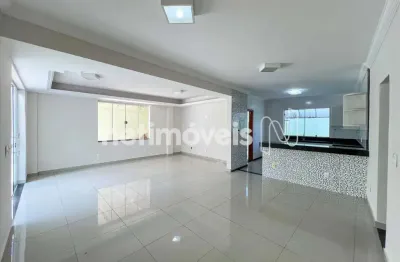 Casa com 4 quartos para alugar na Rua Guanabara, Concórdia, Belo Horizonte