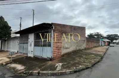 Casa 2Q com Espaço p/ Construir Outra no Fundo - Jd. Guanabara 3 - Goiânia