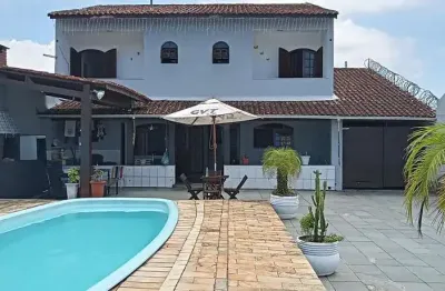 Casa com 2 dormitórios à venda por r$ 350.000,00 - conjunto  aguapeu (cdhu) - itanhaém/sp