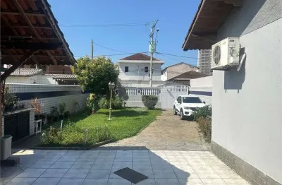 Casa com 2 quartos à venda na Brigadeiro José Ferreira, 203, Canto do Forte, Praia Grande