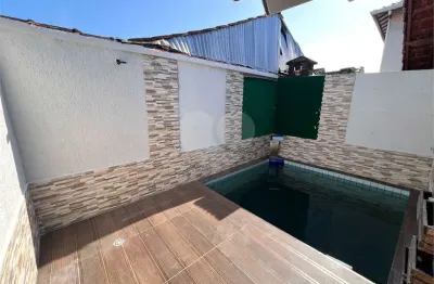 Casa com 2 quartos à venda na Vila Caiçara, Praia Grande 