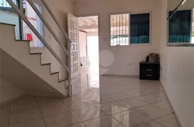 Casa com 2 quartos à venda na Avenida Presidente Kennedy, 19779, Solemar, Praia Grande