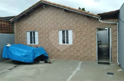 Casa com 3 quartos à venda no Jardim Samambaia, Praia Grande 