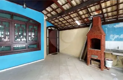 Casa com 2 quartos à venda em Guilhermina, Praia Grande 