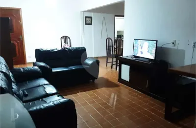 Apartamento com 2 quartos para alugar na Rua Bolívia, 48, Guilhermina, Praia Grande