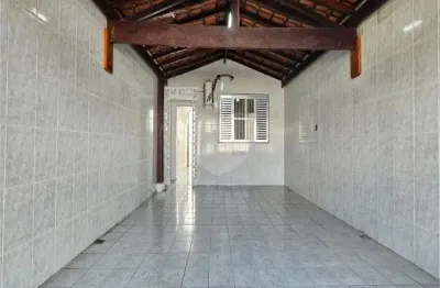 Casa com 3 quartos à venda na Rua Sete de Setembro, 104, Vila Mirim, Praia Grande