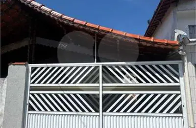 Casa com 2 quartos à venda na Avenida Anita Barrella, 1013, Vila Mirim, Praia Grande