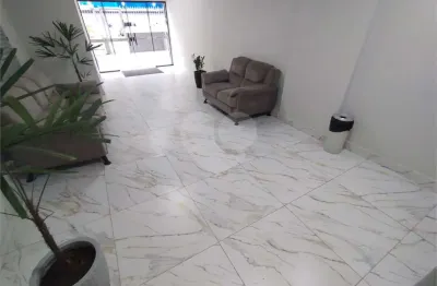 Apartamento à venda na Rua Teófila Vanderlinde, 174, Cidade Ocian, Praia Grande