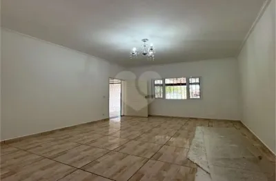 Casa com 3 quartos à venda na Rua São Thomé, 269, Vila Caiçara, Praia Grande