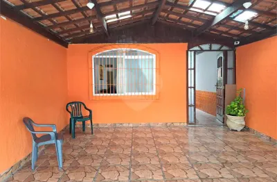 Casa com 3 quartos para alugar na Rua Afonso Chaves, 770, Cidade Ocian, Praia Grande