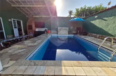 Casa com 3 quartos à venda na Rua Santa Terezinha, 215, Vila Caiçara, Praia Grande