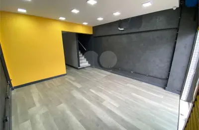 Prédio à venda em Guilhermina, Praia Grande 