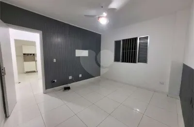 Barracão / Galpão / Depósito à venda na Rua Suias, 50, Tupi, Praia Grande