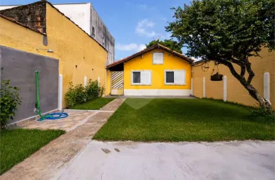 Casa com 4 quartos à venda na Rua Benedita Custódio, 28, Jardim Samambaia, Praia Grande