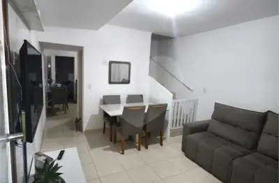 Casa em condomínio fechado com 2 quartos à venda em Sítio do Campo, Praia Grande 