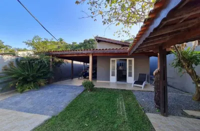 Praia de boracéia - linda casa com piscina - 3 dorm. a 500 metros da praia