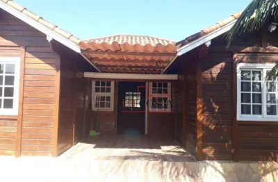 Excelente casa de madeira com varanda 3 dormitórios sendo1 suíte  à venda, 160 m² por r$ 700.000 - barroco (itaipuaçu) - maricá/rj