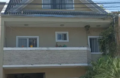 Lindo sobrado quatro dormitórios no bairro cachoeira curitiba paraná