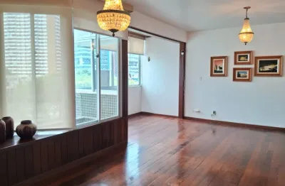 Itaigara 3 quartos, suíte, armários. Ar condicionado, melhor localização! Elevador.