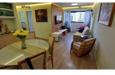 98m², 3 quartos sendo 1 suíte, 2 vagas de garagem cobertas e soltas
