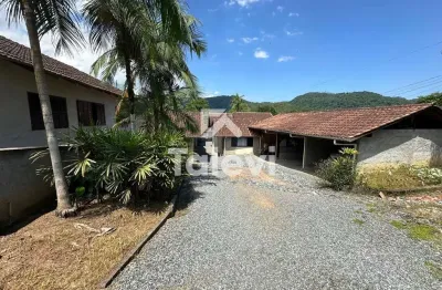 Casa com 3 quartos à venda no testo rega, pomerode , 210 m2 por r$ 590.000