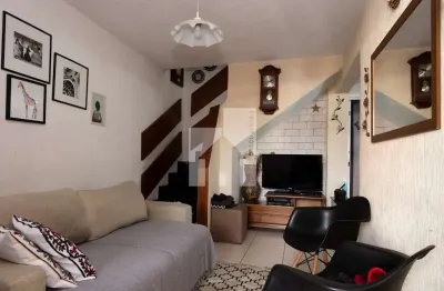 2 casas à venda no mesmo terreno, cada uma com entrada por uma rua, conjunto residencial iapi, jund
