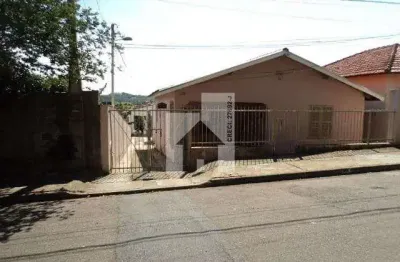 Casa à venda, para investir ou morar, com 03 casas no terreno, bairro caxambu. aceita permuta.