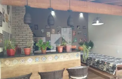 Casa / sobrado à venda, 03 dormitórios, varanda, área gourmet, jundiaí mirim.